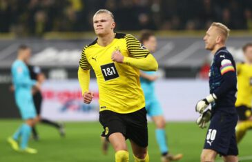 คลิปไฮไลท์บุนเดสลีกา โบรุสเซีย ดอร์ทมุนด์ 3-0 กรอยเธอร์ เฟือธ Borussia Dortmund 3-0 Greuther Furth